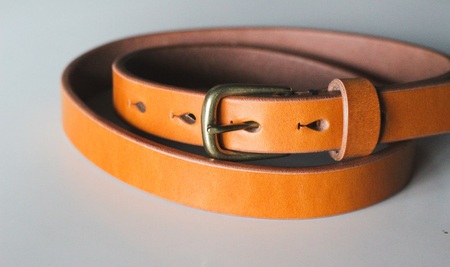 【minca】細幅20mmベルト/34インチ  栃木レザーの希少な「ハーネスレザー」使用の贅沢な1枚革のレザーベルト/キャメル/HL-B04/CAMEL