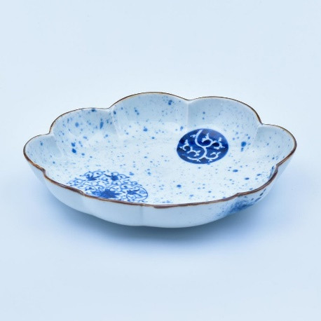 
            有田焼【福泉窯】雲形深皿 唐草丸紋
          