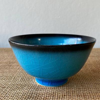 ふるさと納税 多治見市 【令和7年産:玄米】特別栽培米コシヒカリ(2kg)+【美濃焼】青輝貫入茶碗 |  | 01