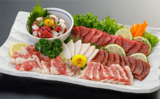 【桜屋】 馬刺し 6種 計540g （専用醤油付き 150ml×1本） 馬刺 馬肉 馬 赤身馬刺し 赤身 コウネ ハツ サガリ フタエゴ 馬刺しユッケ ユッケ 冷凍