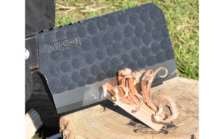 [山人] 槌目フルタング両刃鉈 覇極 専用ケース付 フルタング キャンプ用品 アウトドア用品 ナタ 燕三条製 【121S015】