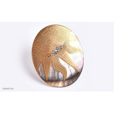 ふるさと納税 加賀市 太陽蒔絵黒蝶貝ブローチ |  | 01