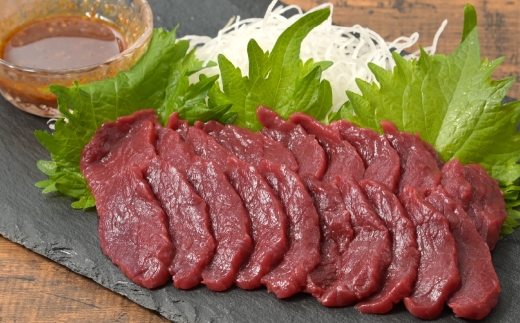 [ 定期1ヶ月毎5回 ] 会津ブランド馬刺し ( モモ 100g × 2 個 ) 自家製万能しょうゆ付き 馬刺し 馬肉 馬 お肉 肉 ニク にく ヘルシー 高タンパク 低カロリー 赤身 刺身 真空パッ