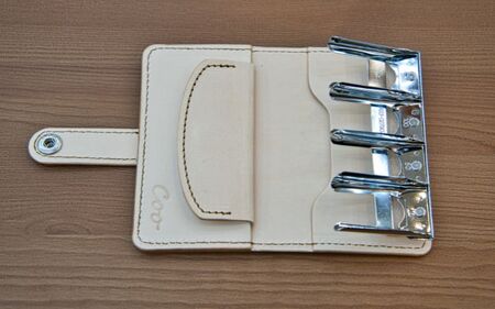 レール式コインケース【キャメル】各コインをキッチリ収納できる小さなお財布！