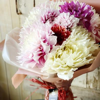 ふるさと納税 酒田市 とれたて「酒田のダリアの花束」〜旬の彩りと華やぎを産地からお届け〜 |  | 02