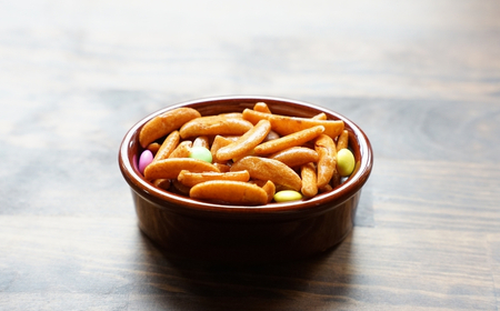 【心ばかり】ご挨拶にぴったり　柿の種＆ドットチョコ15パック 創信産業【0025-0006-01】