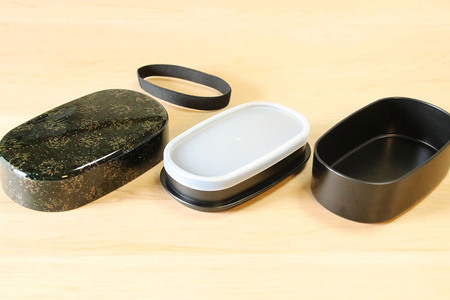 津軽塗 弁当箱 [唐塗 貝蒔 黒]