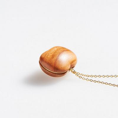 ふるさと納税 弘前市 ネックレス「一粒の小さなりんご」(Short)|24_kms-180101 |  | 02