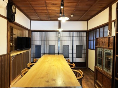 古民家「古中天」1棟貸切宿泊券 料亭を改装したノルタルジックな民泊施設 歴史 小京都 加茂市 長谷川工務店