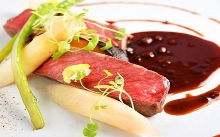 特産松阪牛の一皿を含む　全９品のフルコース～ムニュ・ボヌール～（ランチ・ペア食事券）【5.2-3】