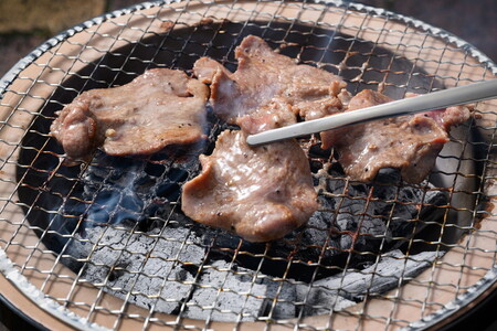 【厚さが選べる】牛タン1.8kg 尾野精肉店の牛タン瀬戸内レモン塩だれ｜選べる厚さ 厚切り 薄切り 塩だれ 瀬戸内レモン 数量限定 サイズ不揃い 訳あり 真空パック 小分け 冷凍 牛肉 牛タン 広島県