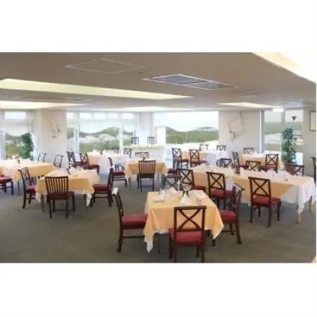 ホテルサンルーラル大潟　平日限定1泊2食付宿泊券(あきた名物プラン)【配送不可地域：離島・沖縄県】【1737457】