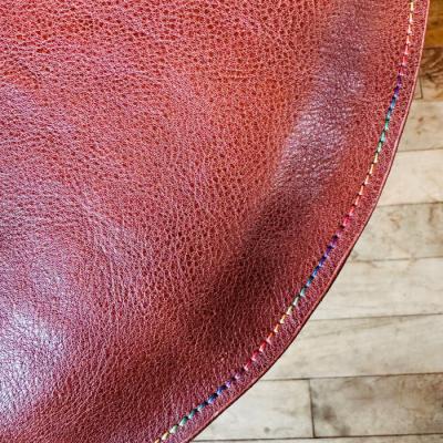 ふるさと納税 紋別市 国産牛革 レザークッション 座布団(ブラウン・レインボーステッチ) |  | 02