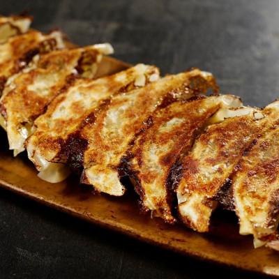 ふるさと納税 富田林市 喜神菜館名物　水晶焼き餃子　48個入り(12個入×4袋)《冷凍》 |  | 01