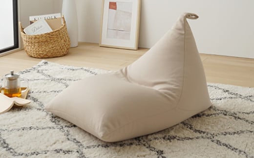 【a034】ビーズクッション　三角（ベージュ）【配送不可地域：沖縄県、離島】