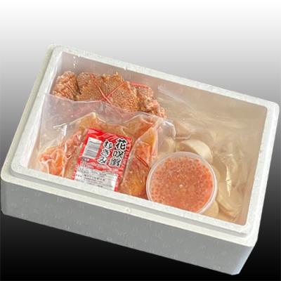 ふるさと納税 根室市 毛かに1尾・いくら100g×2P・ほたて500g×1P・花咲かにむき身300g×1P D-76008 |  | 01