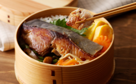 かつおのおかず干物 30切れセット（みりん・塩・薬膳） / 佐賀県 / 丸福水産 [41AOCS007]