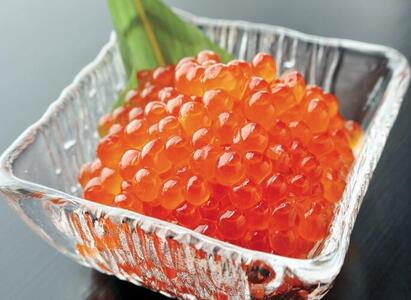 自家製 いくら 醤油漬 内容量 300g 特製 出汁醤油 漬け 自慢の一品 北海道産 鮭卵 鮭 魚卵 海産物 海鮮 海の幸 いくら丼 手巻き寿司 海鮮ちらし ちらし寿司 ご飯のお供 北海道 函館市 送