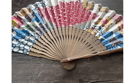 びんがたプリント月桃紙扇子〜首里のまちなみ〜