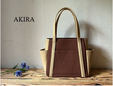 【 AKIRA オリジナル】【 マツコの知らない世界 で紹介されました！】 中型レディストートバッグ ダブルポケット ダークブラウン帆布×ベージュ 軽量 軽い 日本製 キャンバス 帆布 横型 肩掛け 通勤 通学 大容量 上質 カジュアル オシャレ レディース カバン 鞄 バック