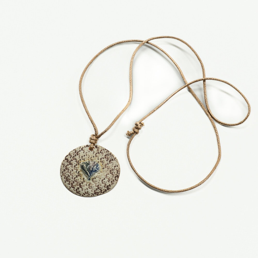 【ふるさと納税】陶器ネックレス「陶片抱擁首飾り」SH-N003　 工芸品 ネックレス アクセサリー 半磁器