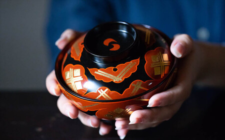 秀衡塗【煮物椀（雲紋・黒内古代朱）】伝統工芸品【ocy915-koda-kum-1A】