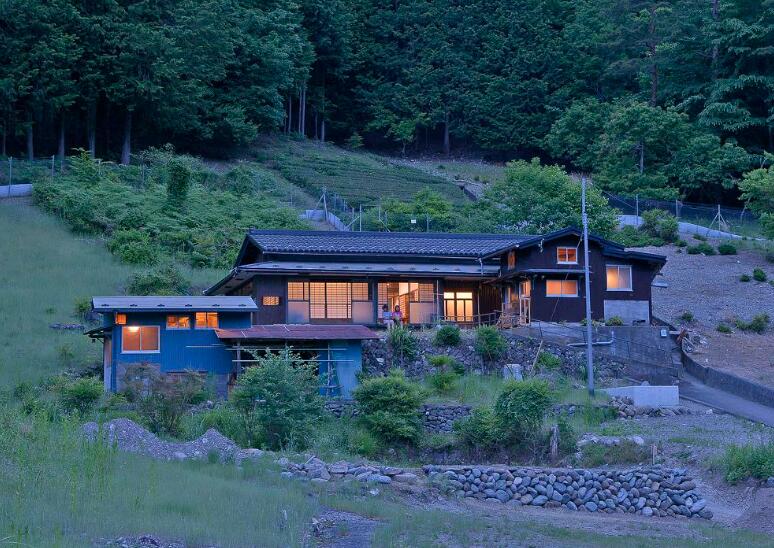 【ふるさと納税】月夜見山荘 宿泊券 1万円 3万円 5万円 古民家宿 山梨県 山梨 早川町 離れ宿 貸切宿 山小屋 自然 旅行 旅 観光 食事つき 自然 蕎麦 そば 手打ち 地元食材 山の幸 BBQ ジビエ 山菜 川魚 地酒