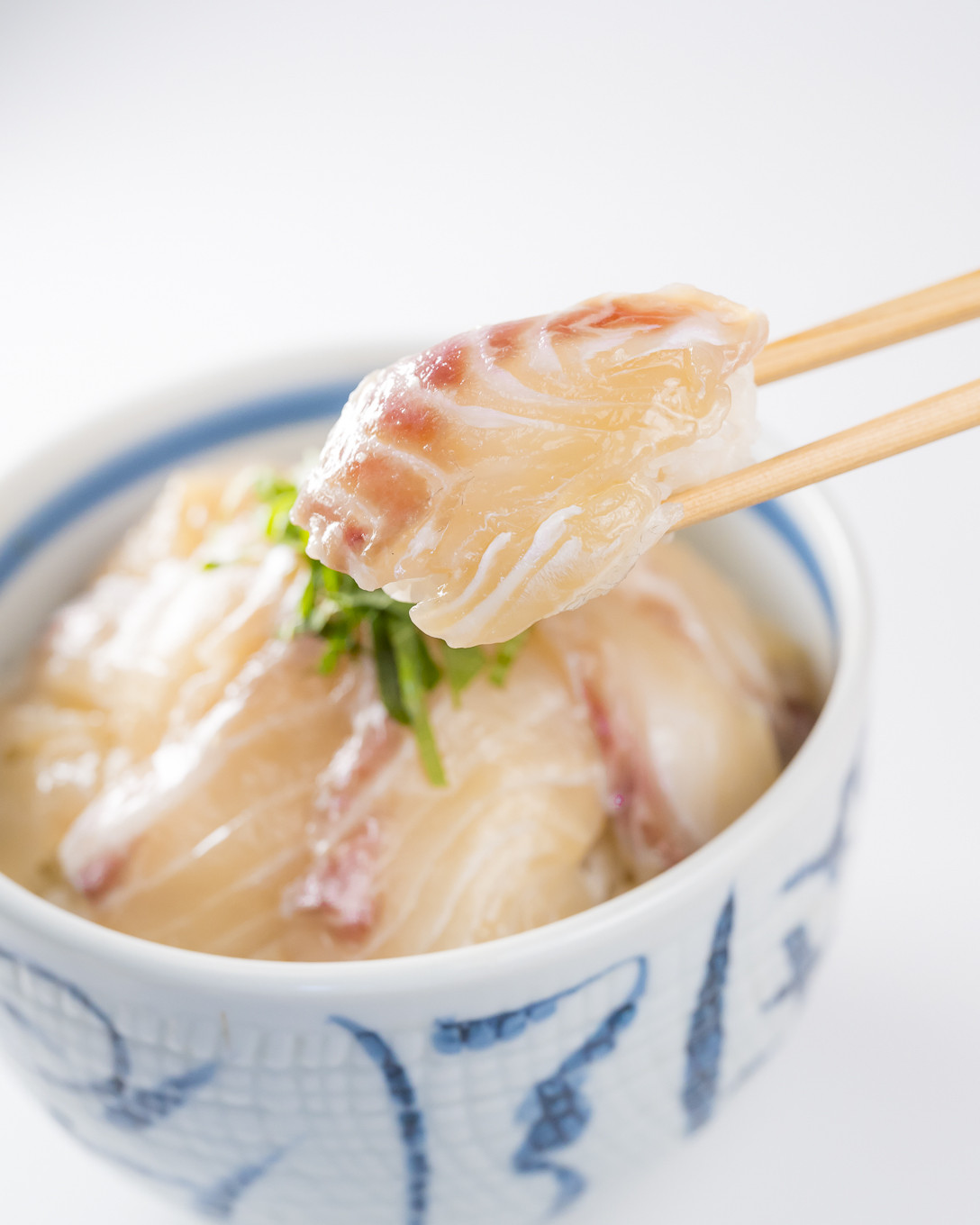 お水で数分！
袋のままさっと解凍で、すぐに食べられる！