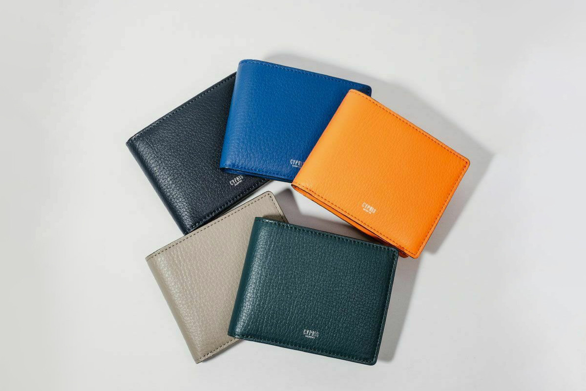
            【カラーが選べる】キプリス本革製二つ折り小銭入れ付財布【革小物 革製品 ソフトシュリンクレザー 牛革 しっとり シーズンレス 職人 財布】
          