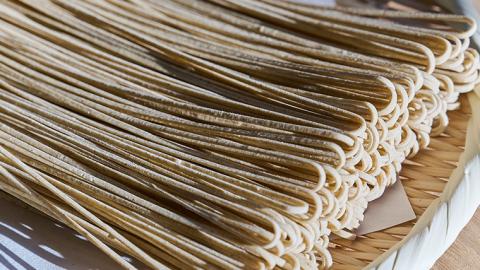 ＜お歳暮熨斗付＞八割乾麺セット　茨城県産【常陸秋そば】石臼挽きそば粉使用　御贈答用【11月中旬より発送】 そば粉 そば 常陸そば 熨斗 熨斗付き お歳暮 御歳暮[BE026sa]