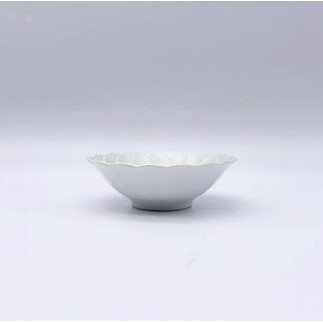 有田焼 白銀彩菊小鉢 2個セット【深海三龍堂】 食器 和食器 中鉢 和食 煮物鉢 取鉢 深鉢 菊紋 菊花 うつわ おもてなし 和モダン 陽刻 ay105_イメージ5
