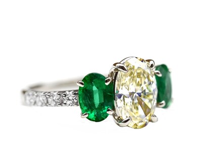 ＶＳダイヤモンド1.6ＣＴ　エメラルドリング　Ｒ3748DI-P