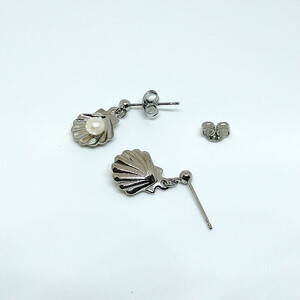 1997 真珠ピアス・シェル（淡水本真珠・ボタン）　淡水真珠 贈り物 かわいいアクセサリー カジュアル オシャレ クリスマスプレゼント 貝殻