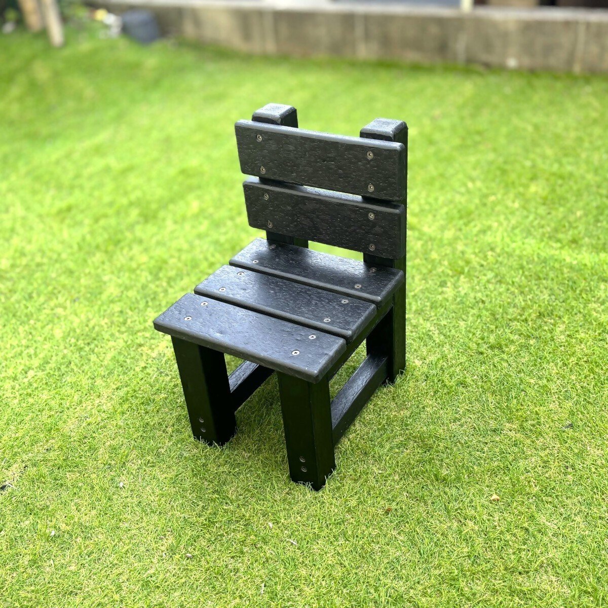 
            プランター台(椅子型）　水に濡れても腐食しない　環境に優しいエコマウッド
          