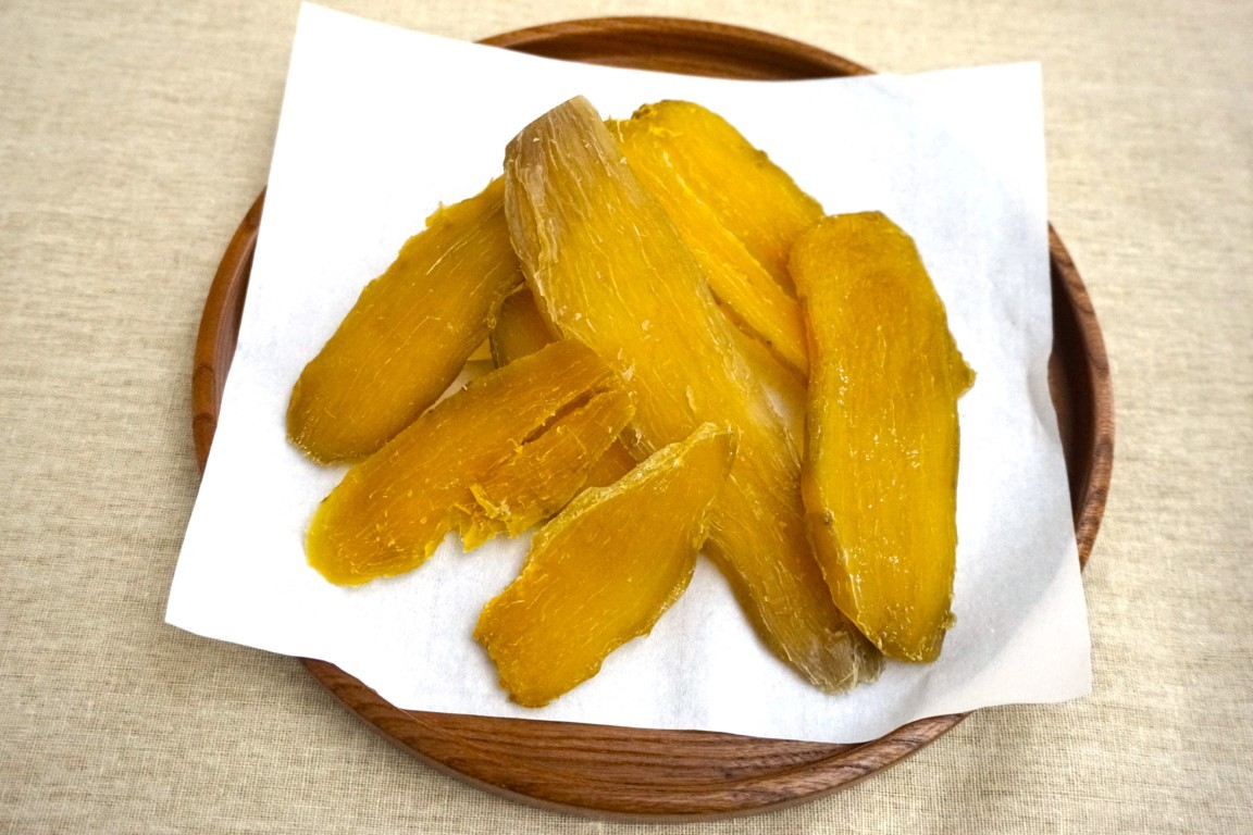 
                  【先行予約】ほしいも 120g×3個 合計360g【令和8年12月以降発送予定】 農薬不使用 無添加 なつかしい 素朴 お菓子 スイーツ おかし 和菓子 和スイーツ さつまいも 自然 甘み サツマイモ 干しいも 干しイモ ダイエット 筋トレ ふるさと納税 返礼品 おすすめ 兵庫県 香美町 村岡 むらおか夢アグリ 8000円 41-19
                