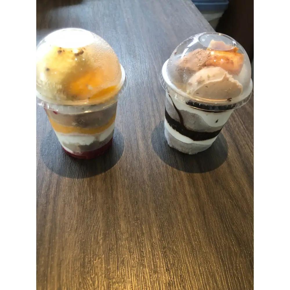 ケーキパフェ2種セット(計5個/ベリー3個・チョコレート2個)　【鳥取県 境港市】