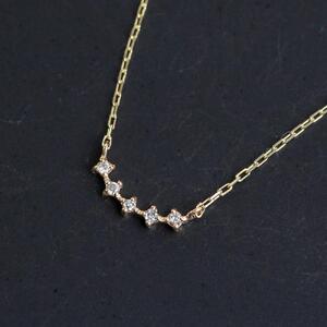 【K18イエローゴールドダイヤモンドネックレス】大人気！上品なカーブデザイン 華奢見えデコルテ 長さ40cm　K18-01-07