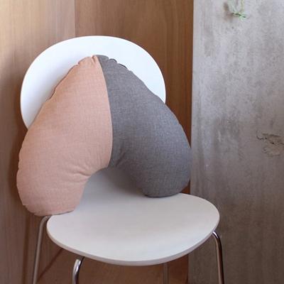 ふるさと納税 京都市 【洛中高岡屋】うたたねクッション Utane(里桜&amp;紙屋紙)