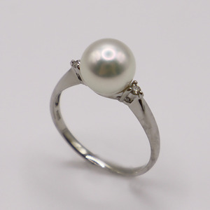 1959 【真珠科学研究所オーロラ花珠鑑別書付】Pt 　あこや本真珠8.0㎜up　ダイヤモンド0.04ct 　リング