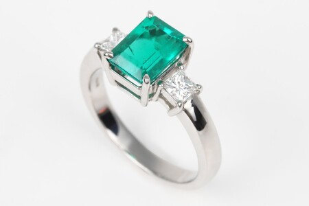 【ふるなび限定】【一点もの】エメラルド（2.08ct）ダイヤモンドプラチナリング　R124　K06147-H　FN-Limited-SP