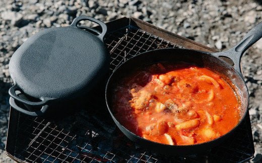 
            IH対応 鍋 フライパン 鉄器 ダクタイルディープパン 24cm ＆ ダッチオーブン セット スキレット 錆びにくい アウトドア BBQ キャンプ 直火 テフロン 超軽量 岩手県 北上市 O0104 (岩手製鉄)
          
