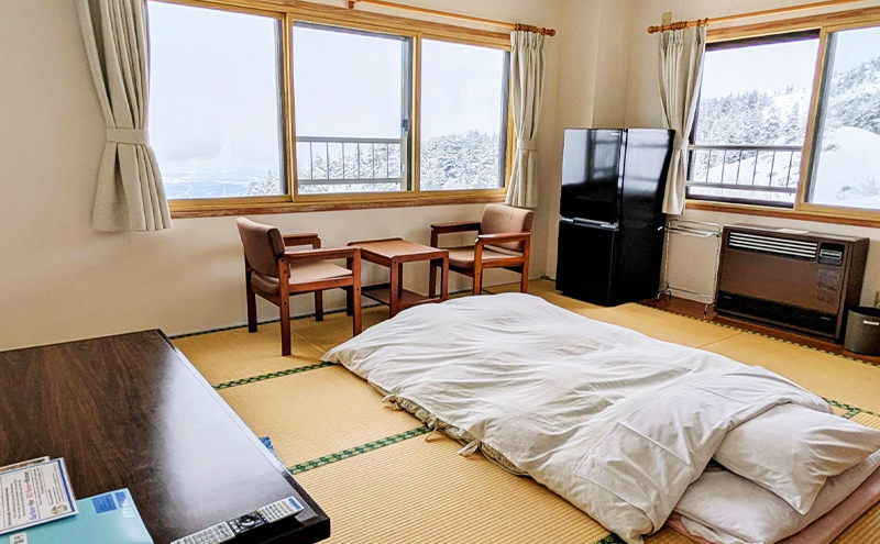 湯元 凌雲閣 【1泊朝食付】宿泊 スノーシュー トレッキング 体験 セット 北海道 上富良野 十勝岳 スノー アクティビティ