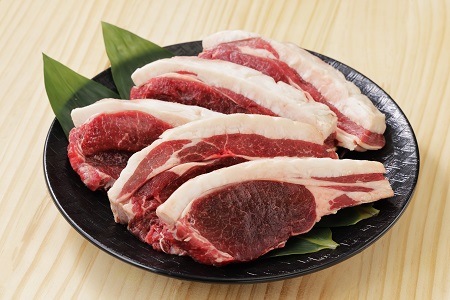 鶴居村 特産 鹿肉 高品質　エゾシカ背ロース400g　ステーキカット(ベニソン エゾシカ  エゾシカ肉 背ローズ肉  シカ肉 エゾ鹿 無添加 人気 プレゼント 贈り物 お歳暮 高品質 冷凍 真空 未楽