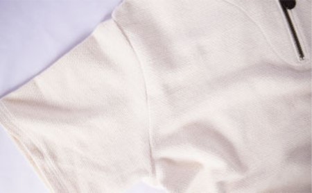 生地の強靭さにこだわったファスナーTシャツ　九櫻ロゴチャーム付き　生成 4L