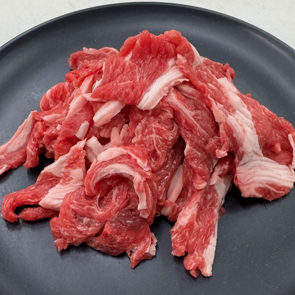 国産飼料100％で育てた 「山形村短角牛 切り落とし 400g（200g×2P）」いわて 山形村 短角牛 牛肉 牛 切り落とし 2mm スライス 牛丼 肉じゃが 焼肉 国産飼料 100％ パック 冷凍