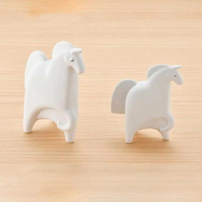 【波佐見焼】 置物 ・うま大小（無釉・つや無し） インテリア 陶器 雑貨 【アトリエやま】 [RE06]  波佐見焼