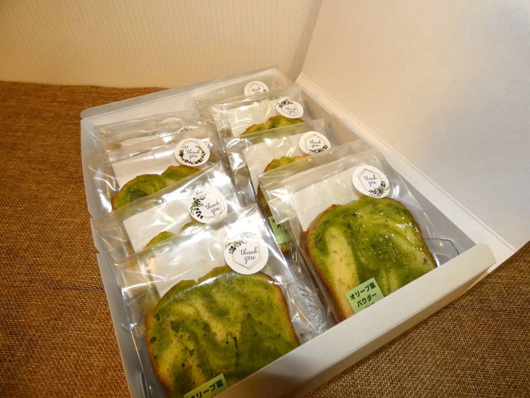 相模原市で栽培しているオリーブの葉で作られているパウンドケーキ（マーブル）