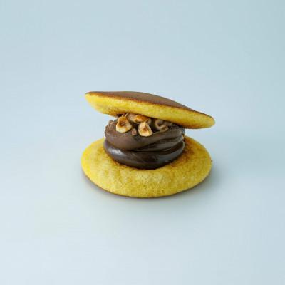 ふるさと納税 城陽市 京都城陽のイタリアンチョコクリームとナッツの生どら焼き(6個) |  | 02