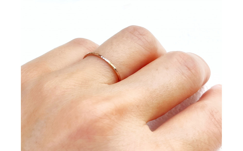 K18ピンクゴールド 丸つち目 極細リング（ハンドメイド）【サイズ：5号】