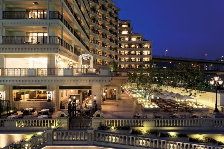 61-2【鉄板焼 心】幻の神戸ビーフとうたわれた「黒田庄和牛」を味わう最高級すき焼きコース＜１名様＞お食事券（ホテル ラ・スイート神戸ハーバーランド）